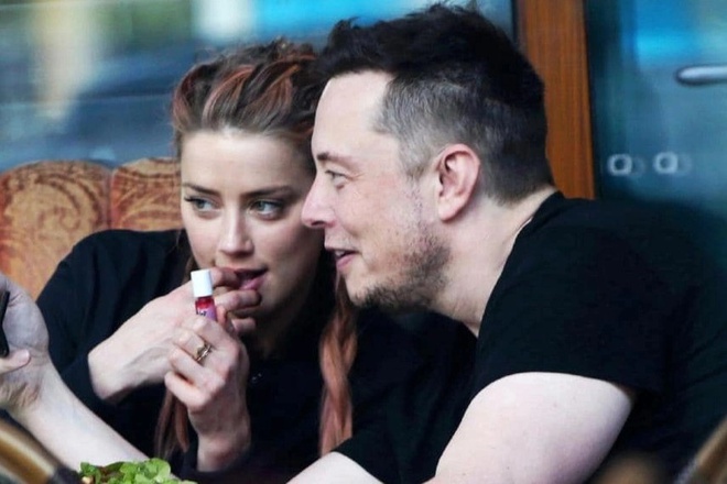 Unimaginable couple' Elon Musk - Amber Heard: He has a neurological syndrome, she has a mental disorder, considers her lover a 'spare tire' - Photo 1.