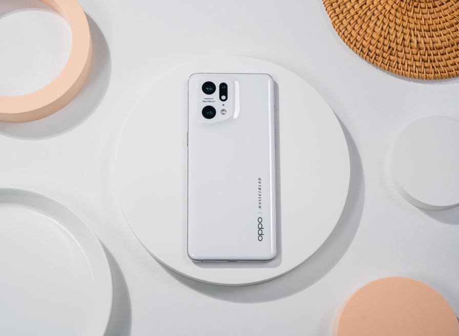 Khi công nghệ của tương lai hội tụ với vẻ đẹp của tự nhiên trong chiếc OPPO Find X5 Pro - Ảnh 1.