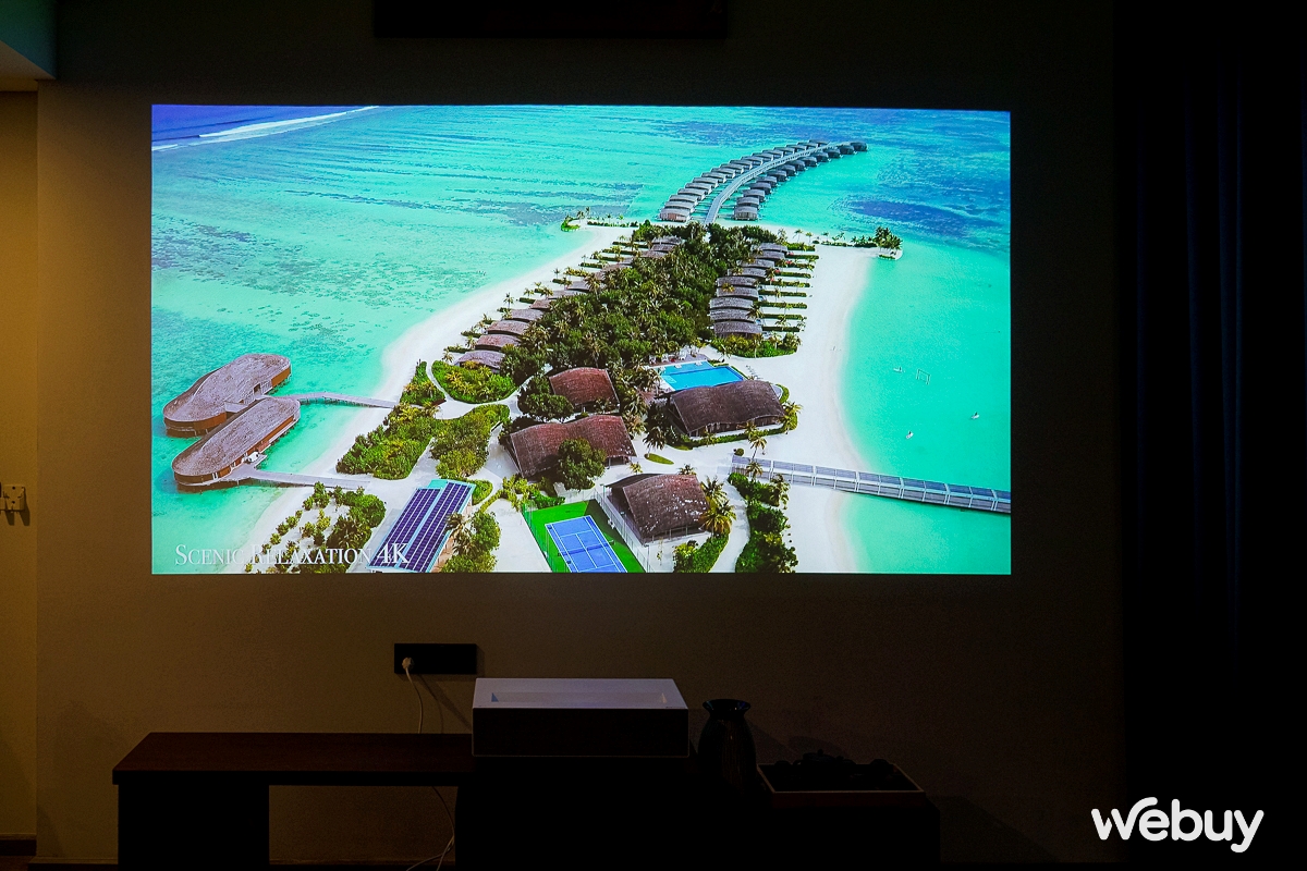 Experience LG projector for 86 million: Bright and spacious like a theater, can be used all day, fast and smooth interface, super convenient magic control - Photo 6.