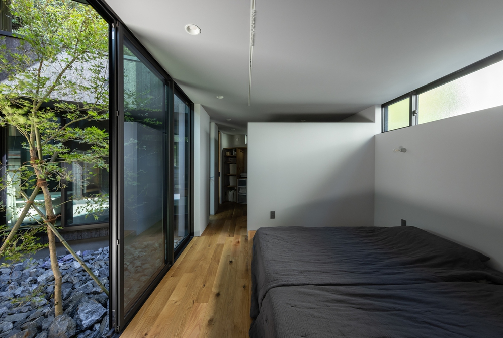   The house is like a black pearl in the middle of the Japanese mountains - Photo 8.