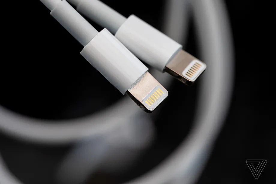 Will Apple introduce USB-C from iPhone 15?  - Photo 1.