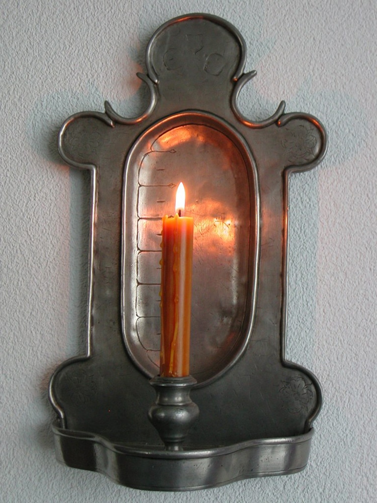 Before there were alarm clocks, people knew how to use candles to alarm - Photo 3.