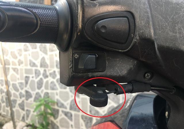 The tiny details on motorcycles have safety features that you must know!  - Photo 2.