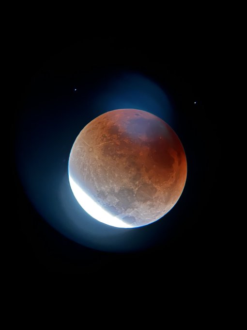 The first super lunar eclipse of the year: People are eager to see Hang showing off her beauty from all over the world - Photo 10.