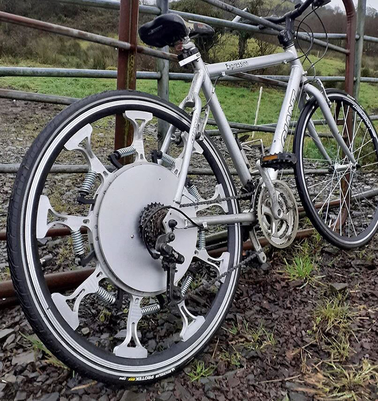 The type of bicycle wheel that turns the weight of the rider into propulsion, 30% more 'healthier' pedaling than a normal wheel - Photo 2.