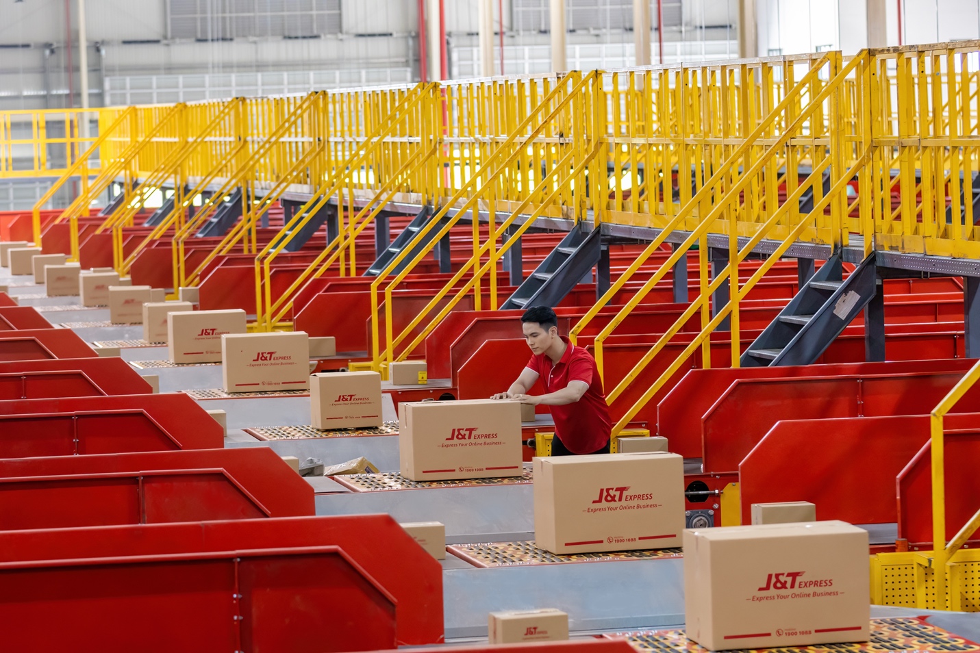 Khánh thành trung tâm trung chuyển Củ Chi mới, J&T Express hướng đến mục tiêu trở thành thương hiệu chuyển phát nhanh hàng đầu Việt Nam - Ảnh 1.