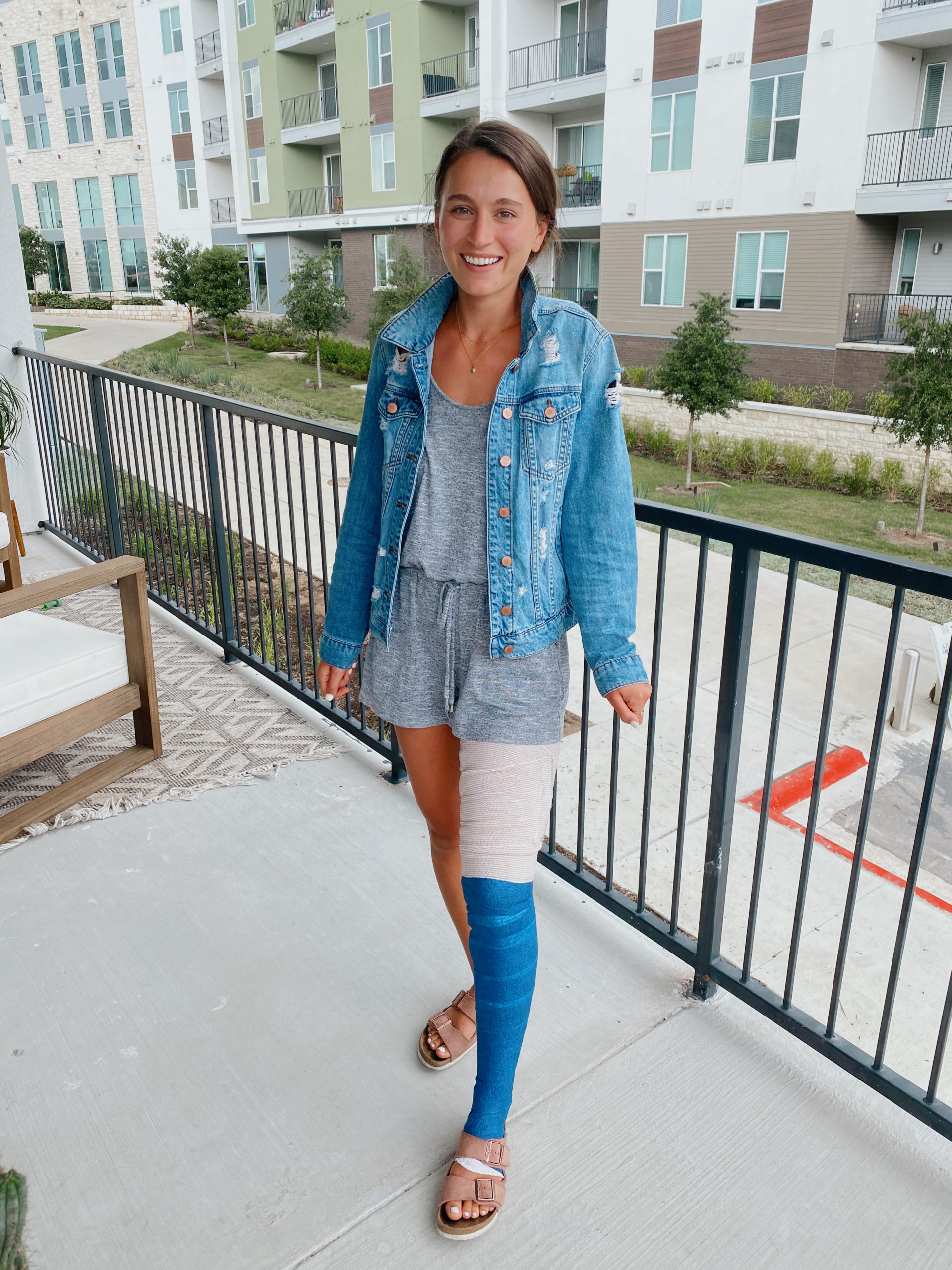 Khi thấy những mạch m&aacute;u xanh n&agrave;y nổi l&ecirc;n ở ch&acirc;n, d&acirc;n văn ph&ograve;ng đặc biệt n&ecirc;n cẩn thận - Ảnh 5.