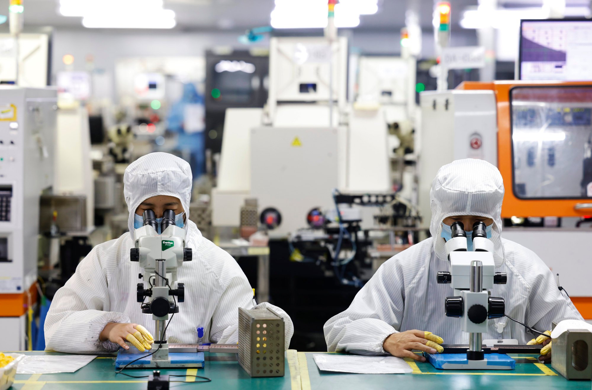 Giữa làn sóng thất nghiệp, sinh viên ngành này vẫn 'đắt như tôm tươi', doanh nghiệp xếp hàng dài chờ xin tuyển dụng - Ảnh 2.