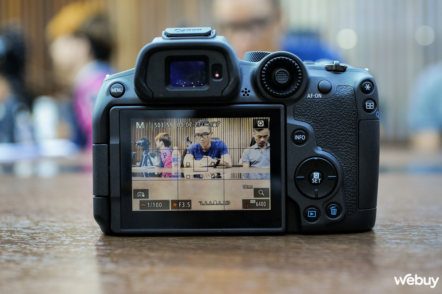 Trên tay bộ đôi máy ảnh EOS R7 và R10: Canon chính thức nghiêm túc với Mirrorless cảm biến APS-C - Ảnh 19. Trên tay bộ đôi máy ảnh EOS R7 và R10: Canon chính thức nghiêm túc với Mirrorless cảm biến APS-C - Ảnh 19.