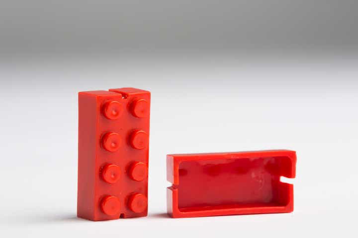 Câu chuyện thành công của LEGO: Từ xưởng mộc nhỏ từng phá sản đến doanh nghiệp được ví như Apple của đồ chơi - Ảnh 3.
