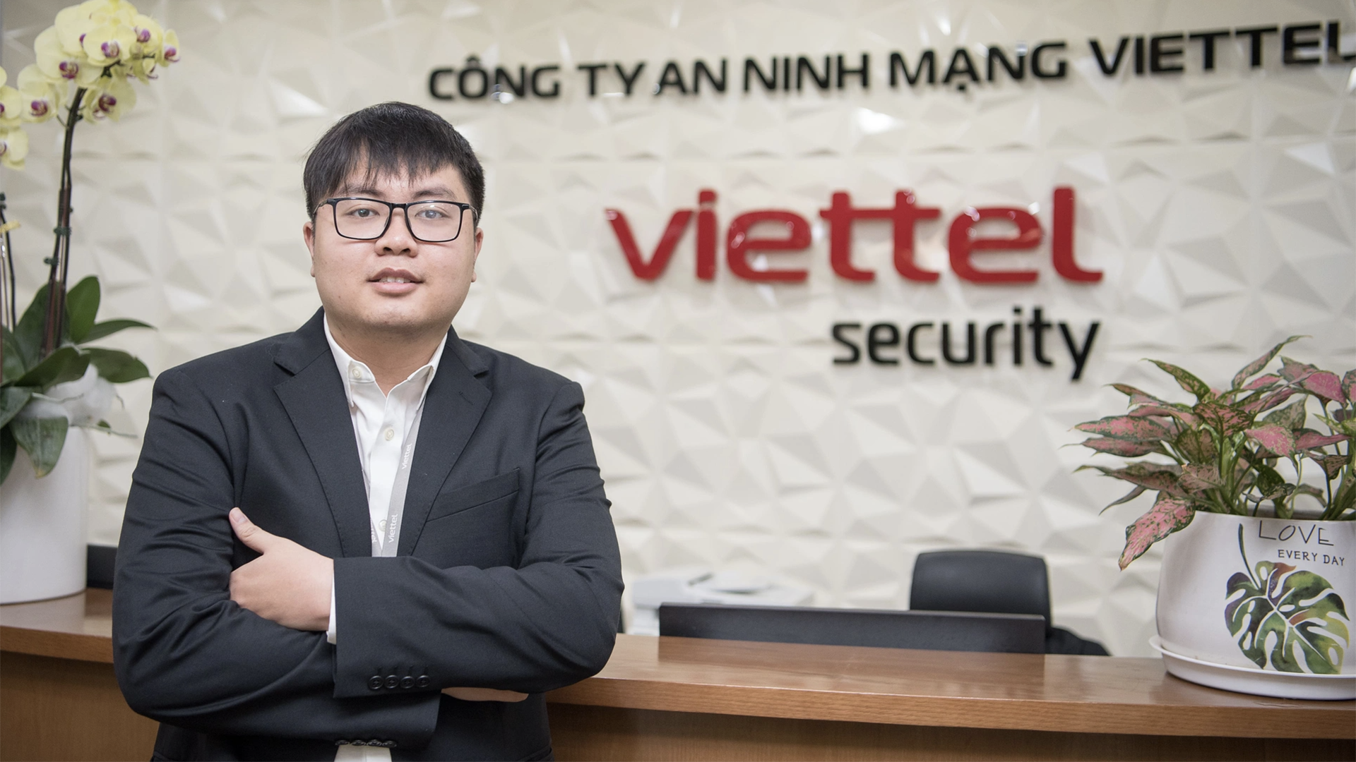 Chân dung cặp đôi hacker Việt khiến cộng đồng bảo mật thế giới phải thán phục - Ảnh 2.