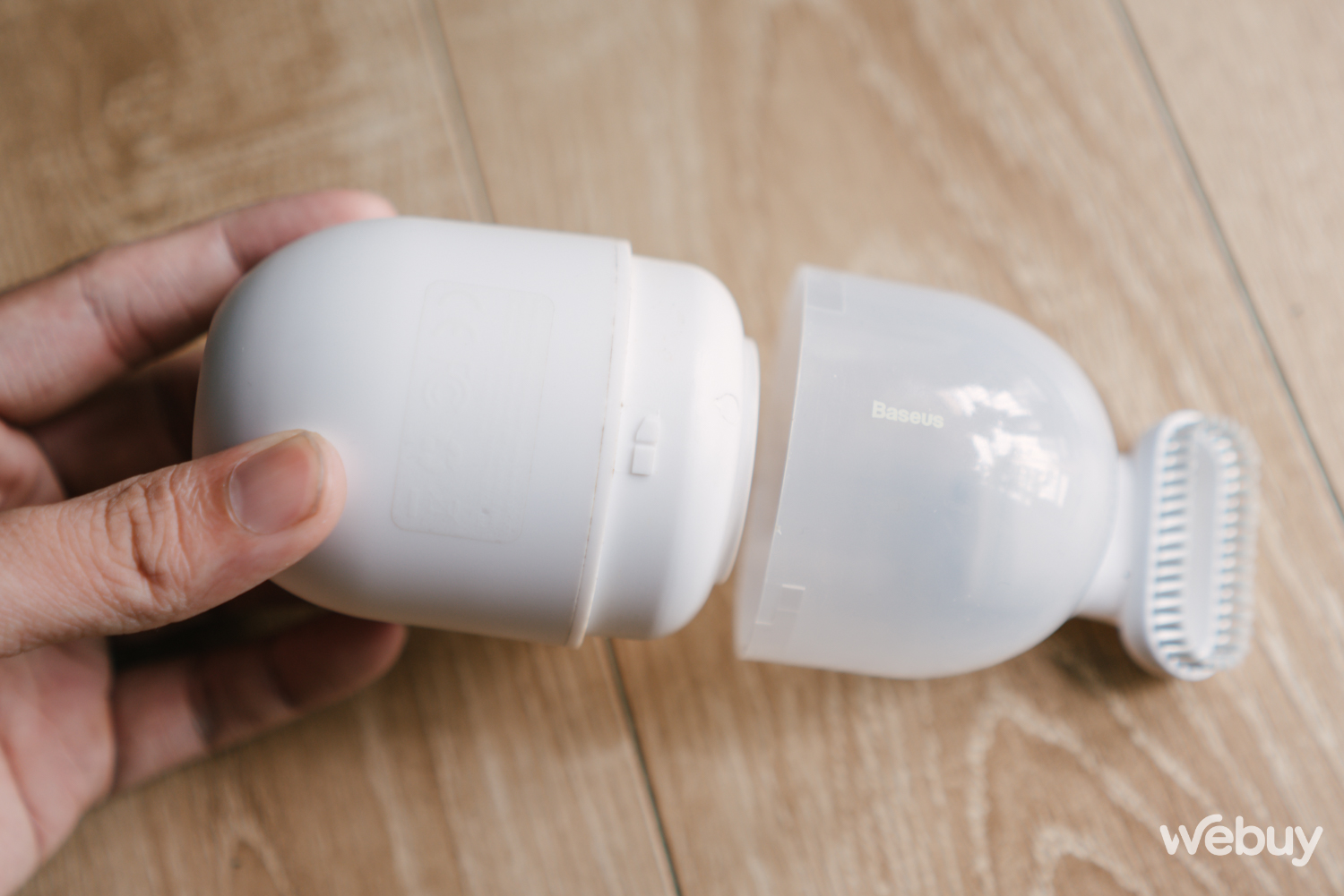 Đ&aacute;nh gi&aacute; m&aacute;y h&uacute;t bụi b&agrave;n mini: M&oacute;n đồ "tối quan trọng" với mọi set-up b&agrave;n? - Ảnh 5.