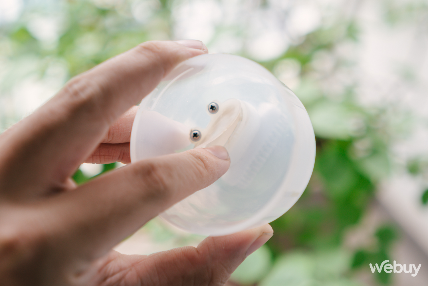 Đ&aacute;nh gi&aacute; m&aacute;y h&uacute;t bụi b&agrave;n mini: M&oacute;n đồ "tối quan trọng" với mọi set-up b&agrave;n? - Ảnh 6.