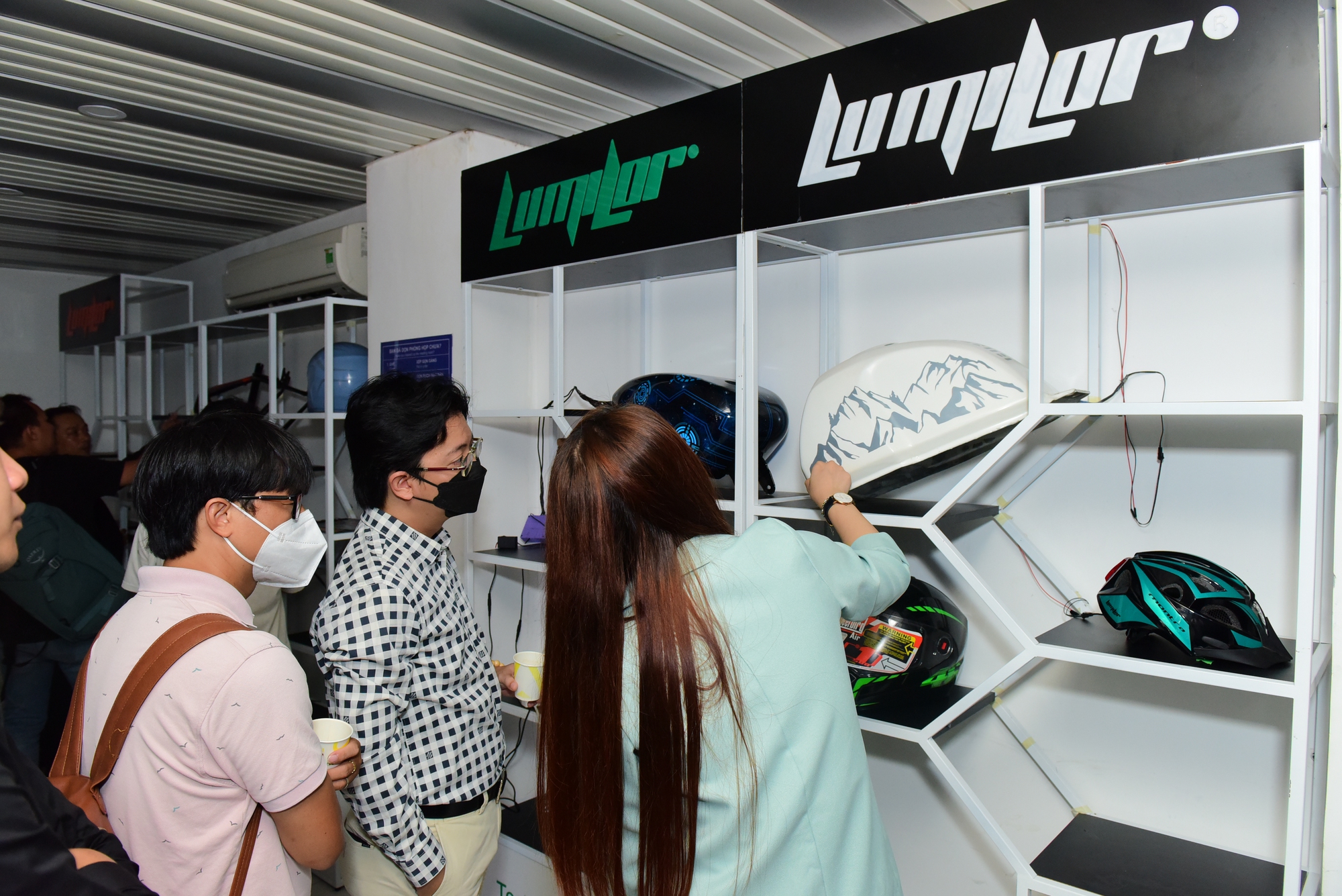 Hệ thống sơn điện ph&aacute;t s&aacute;ng c&oacute; mặt tại Việt Nam - Ảnh 2.