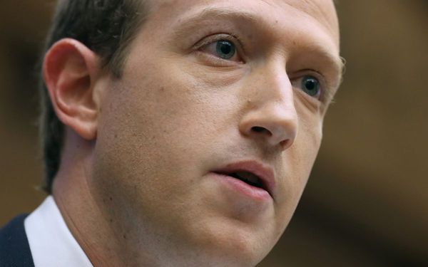 Mark Zuckerberg trong 'cơn bão ngầm hoàn hảo': Facebook nguy cơ ghi nhận mức tăng trưởng bằng 0, các đối tác đồng loạt dừng quảng cáo - Ảnh 1.