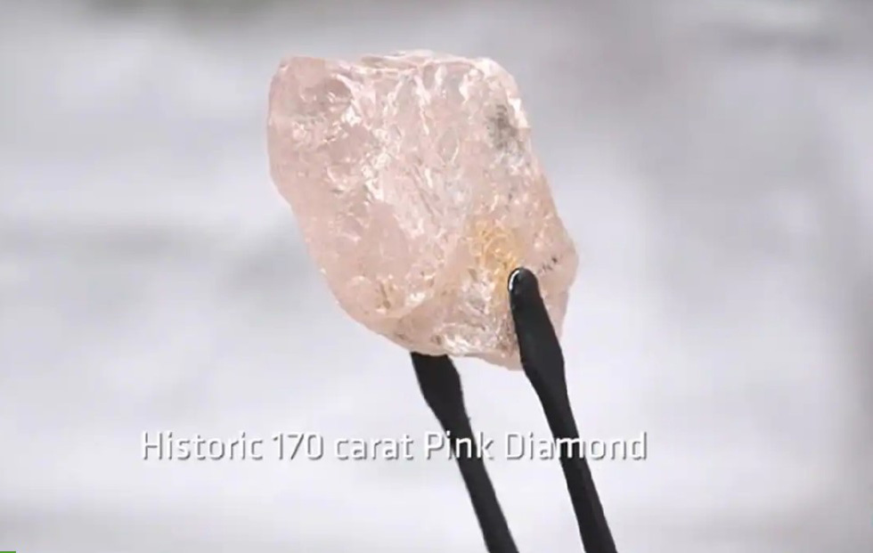 Phát hiện viên kim cương hồng cực hiếm, lớn nhất trong 300 năm - Ảnh 4.