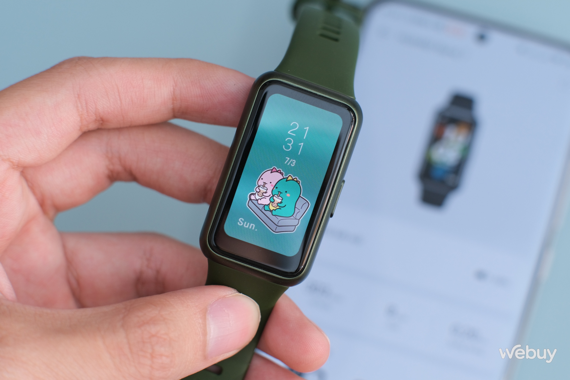 Đ&aacute;nh gi&aacute; nhanh Huawei Band 7: Ba l&yacute; do khiến đ&acirc;y l&agrave; chiếc smartband đ&aacute;ng mua nhất hiện tại - Ảnh 2.