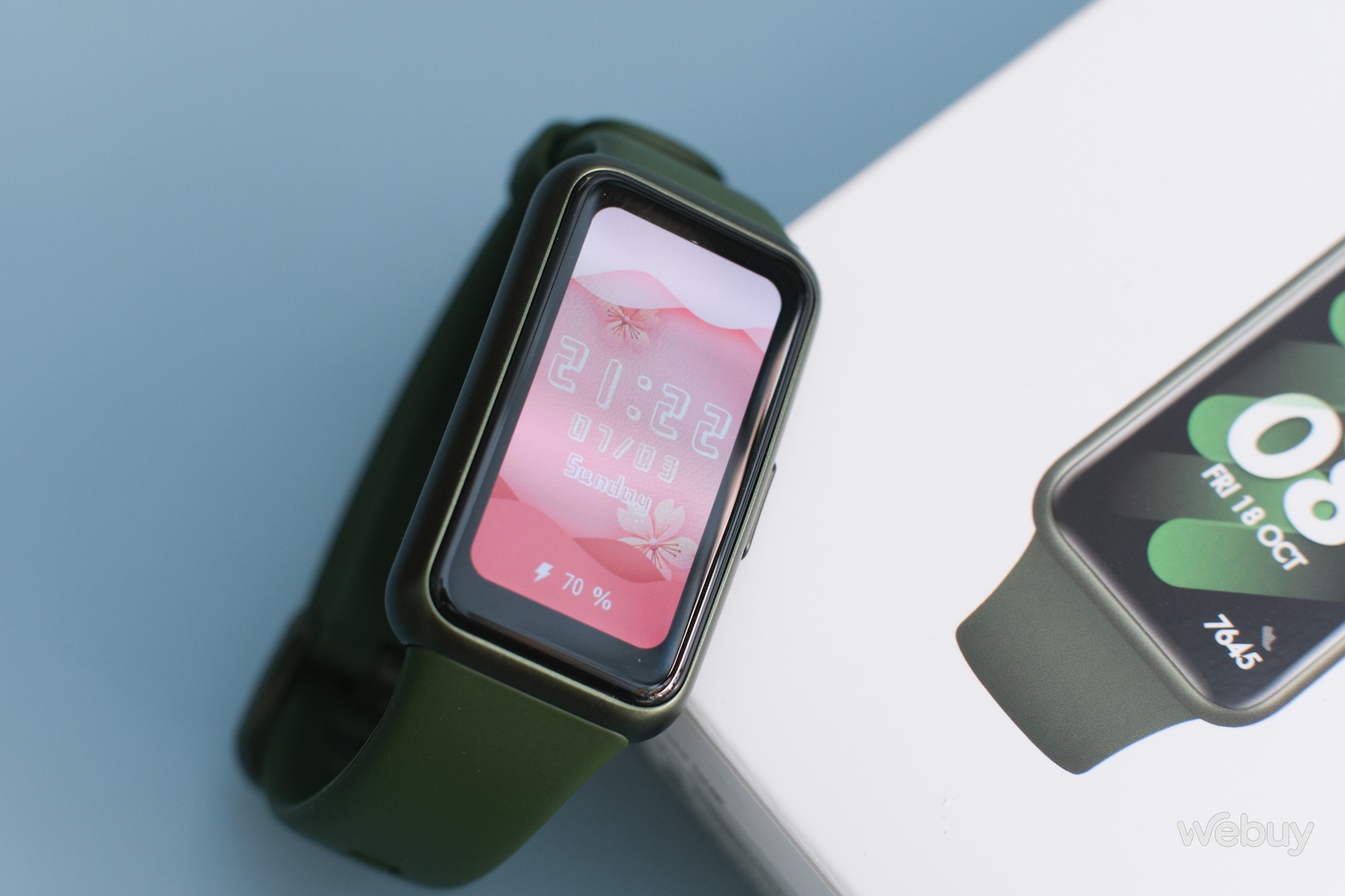 Đ&aacute;nh gi&aacute; nhanh Huawei Band 7: Ba l&yacute; do khiến đ&acirc;y l&agrave; chiếc smartband đ&aacute;ng mua nhất hiện tại - Ảnh 3.