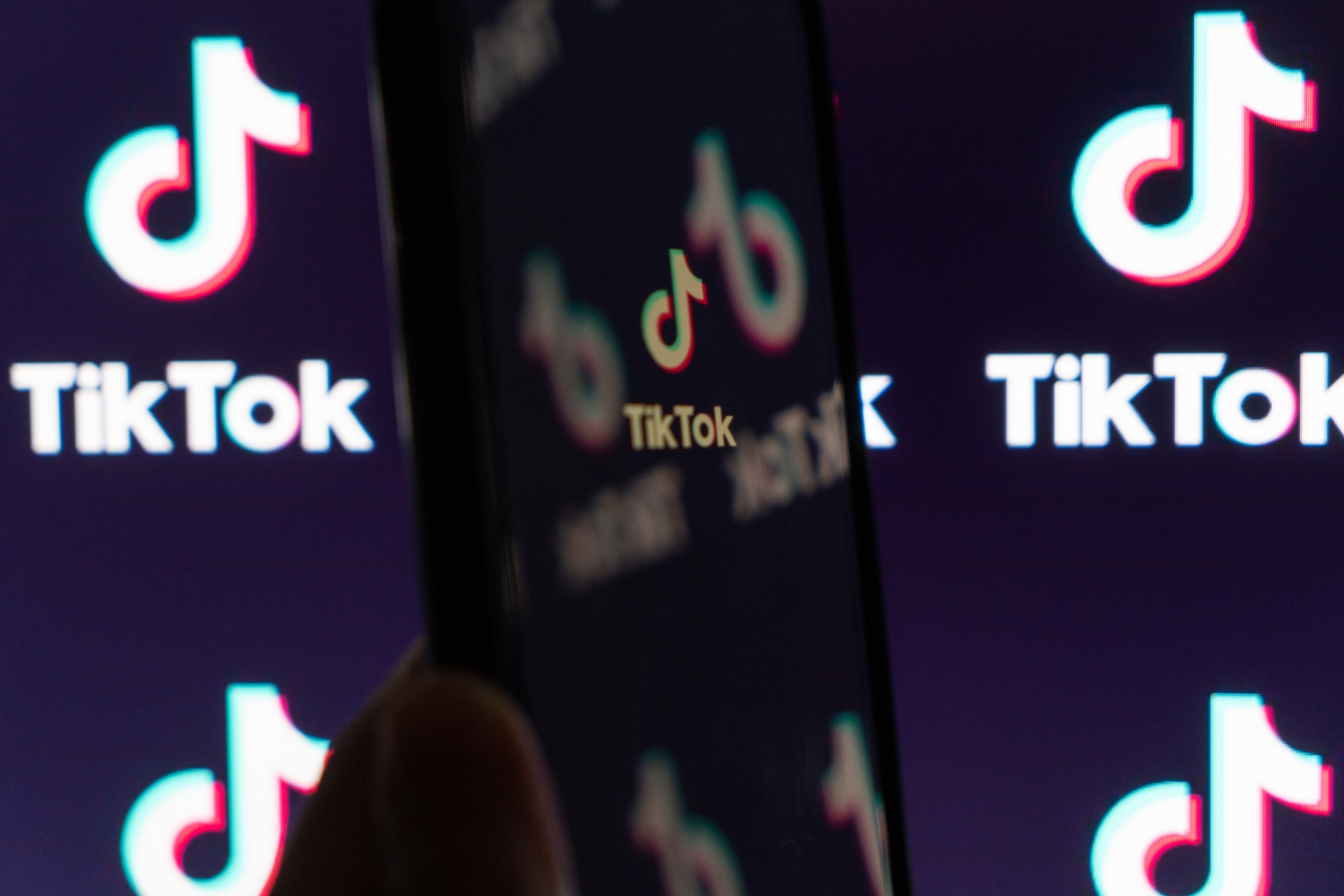 Nỗi ám ảnh mang tên Apple và TikTok: 'Cơn gió ngược' khiến loạt gã khổng lồ lao đao, không ai có đủ sức mạnh 'bật' lại - Ảnh 1.