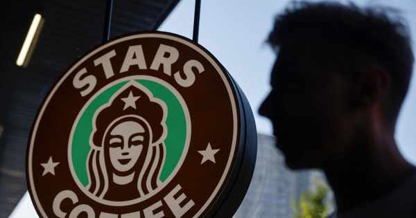 Starbucks thành Stars Coffee tại Nga, hình thức một 9 một 10 - Ảnh 1.