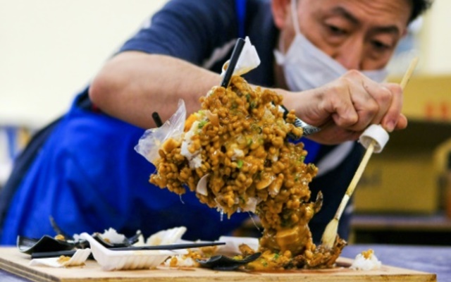 Sức sáng tạo của các nghệ nhân làm đồ ăn mô hình 'không có thật nhưng rất thật' ở Nhật Bản - Ảnh 2.