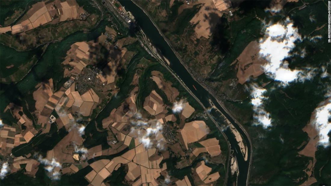 Ảnh từ vệ tinh: Các con sông trên thế giới đang khô cạn vì thời tiết khắc nghiệt - Ảnh 6.