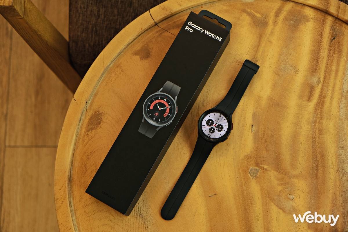Trên tay Galaxy Watch5 Pro: Vỏ titan cứng cáp, kính phủ sapphire, pin 3 ngày và sạc nhanh hơn - Ảnh 1.