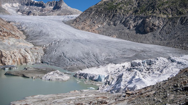 Các sông băng của Thụy Sĩ tan chảy một nửa lượng băng trong chưa đầy một thế kỷ - Ảnh 1.
