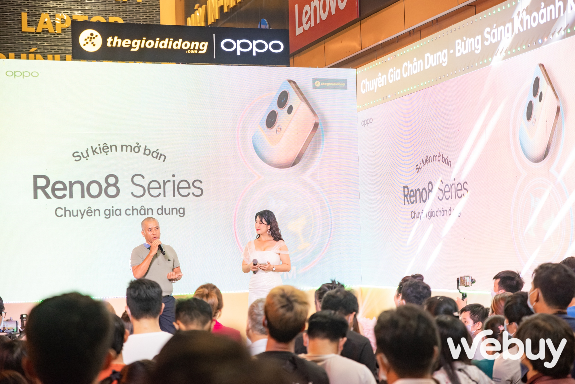 Không khí tưng bừng ngày mở bán OPPO Reno8 Series tại Việt Nam, nhiều khách hàng còn nhận khuyến mãi khủng - Ảnh 2.