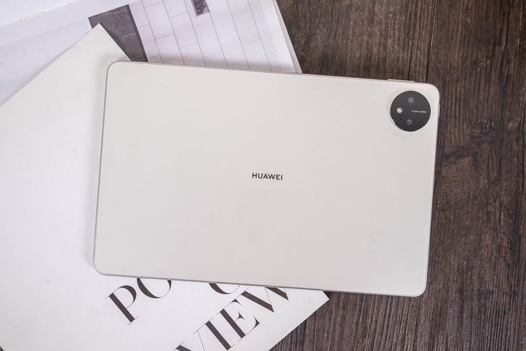 Ảnh thực tế Huawei MatePad Pro 11 inch: Thiết kế đẹp cùng màn hình viền siêu mỏng 2