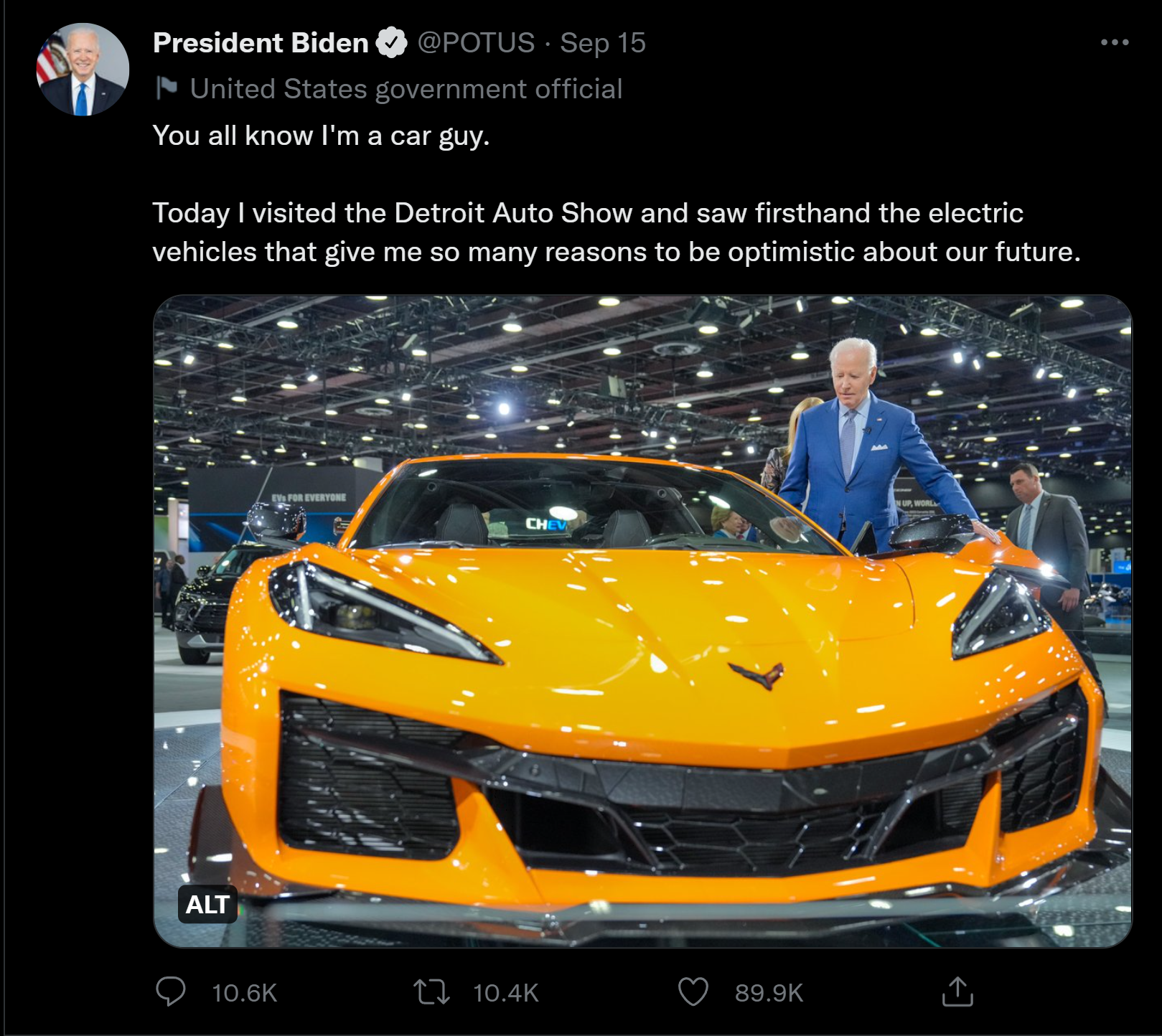 &quot;Người mê xe&quot; Biden đăng bài quảng bá xe điện, nhưng lại dùng ảnh xe xăng - Ảnh 1.