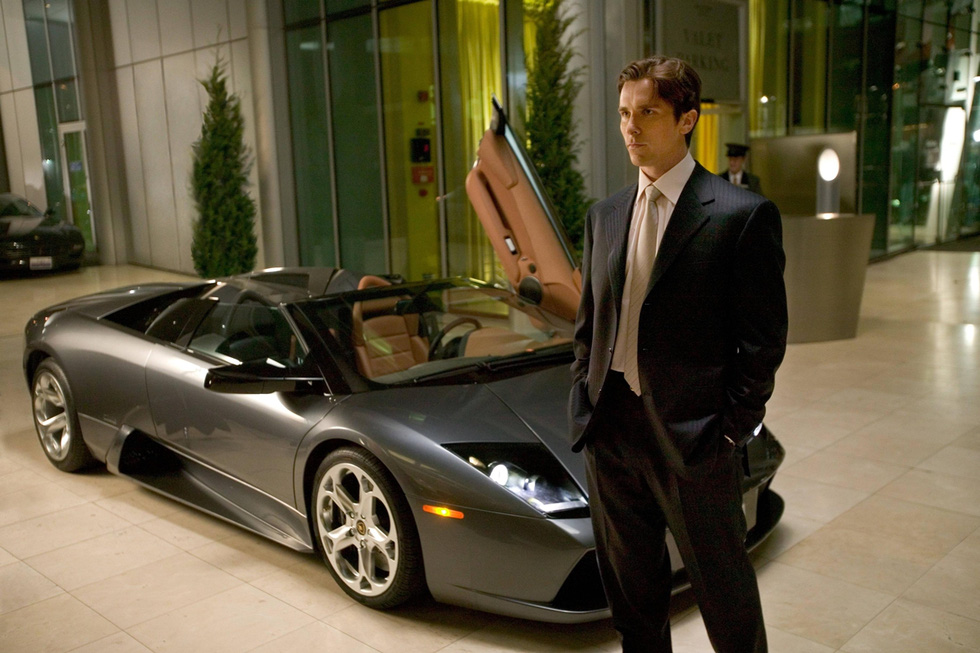 Vì sao ‘Người Dơi' Christian Bale có 120 triệu USD nhưng chỉ lái xe Toyota cũ thay vì Ferrari? - Ảnh 2.