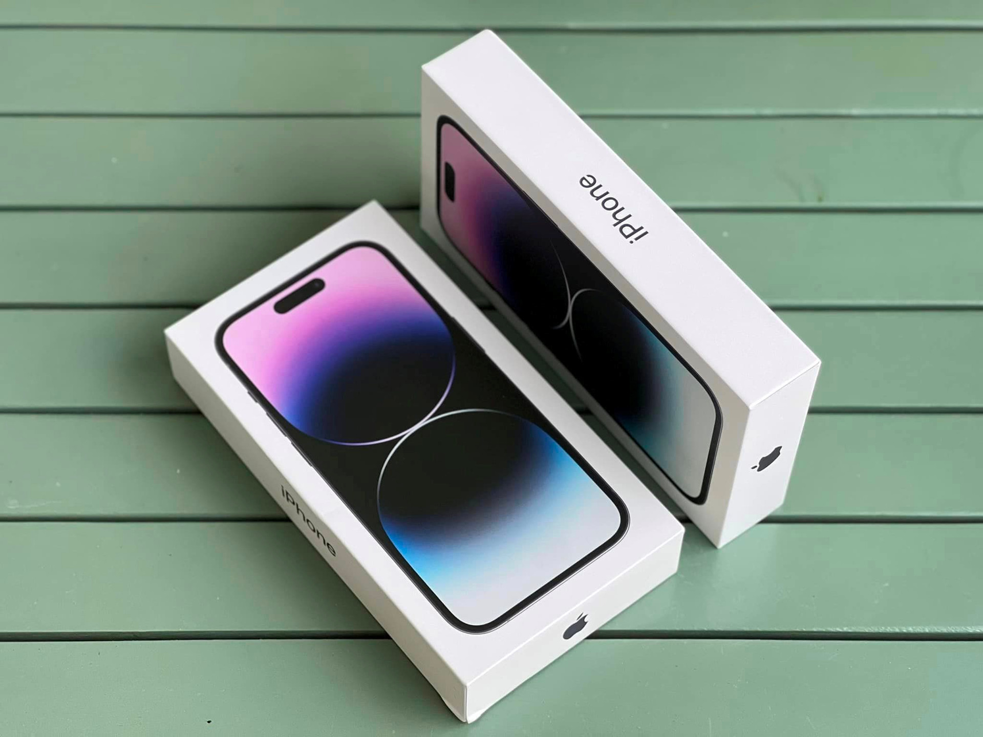 Giá iPhone 14 Pro Max xách tay tại Việt Nam vẫn cao ngất ngưởng - Ảnh 1.