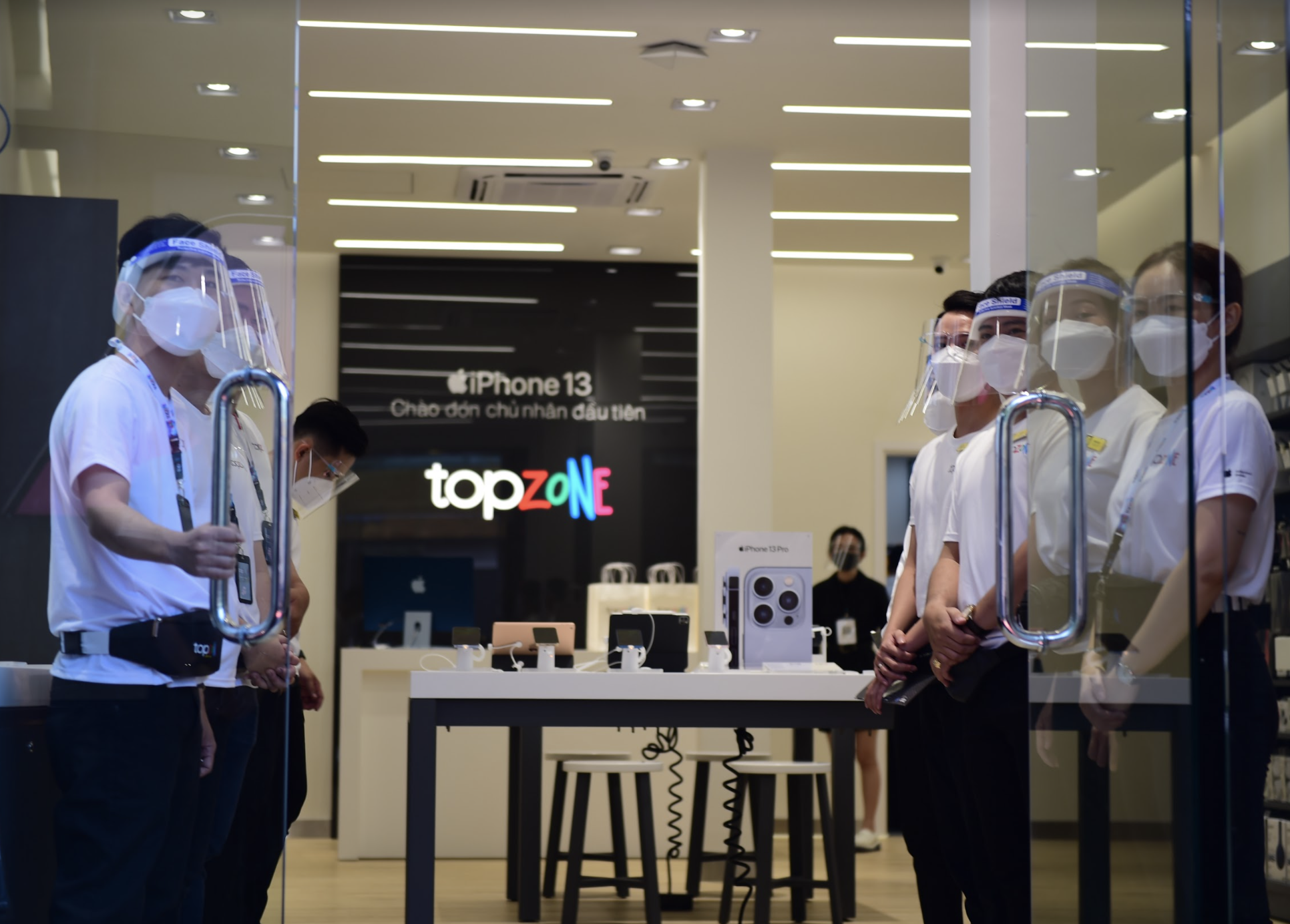 Bị &quot;đàn em&quot; TopZone phả hơi nóng, FPT Retail gấp rút mở rộng 50 cửa hàng chuyên bán đồ Apple - Ảnh 3.