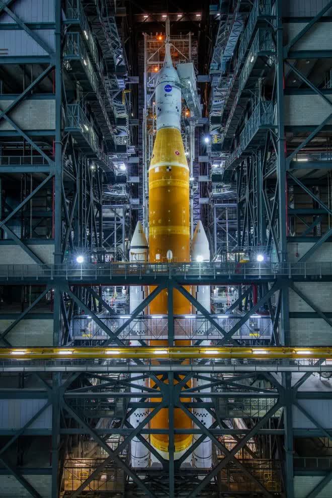 Câu chuyện đằng sau tên lửa mạnh nhất lịch sử NASA: Lùi 1 bước để tiến xa không tưởng! - Ảnh 6.