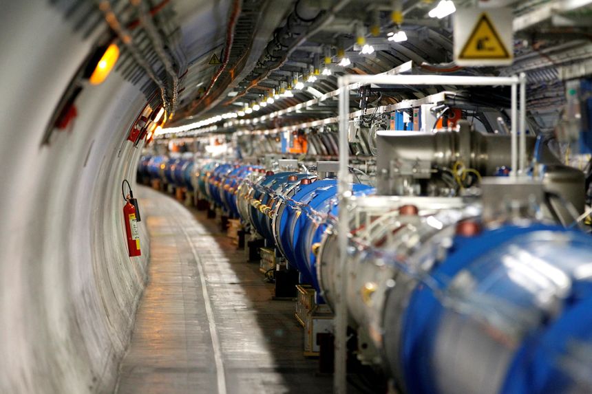 Máy gia tốc hạt lớn nhất thế giới có thể dừng hoạt động vì thiếu điện - Ảnh 2.