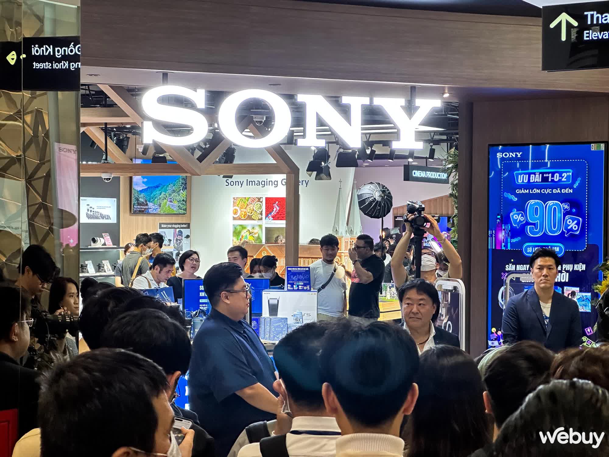 Sony Store đầu tiên khai trương tại Việt Nam, không gian giúp khách hàng thỏa sức trải nghiệm thiết bị mới - Ảnh 1.