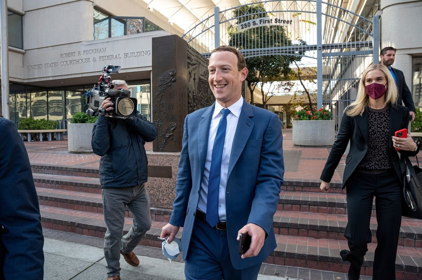 Mark Zuckerberg đối mặt 2 năm tù giam, cả Thung lũng Silicon phải 'rùng mình' - Ảnh 2.