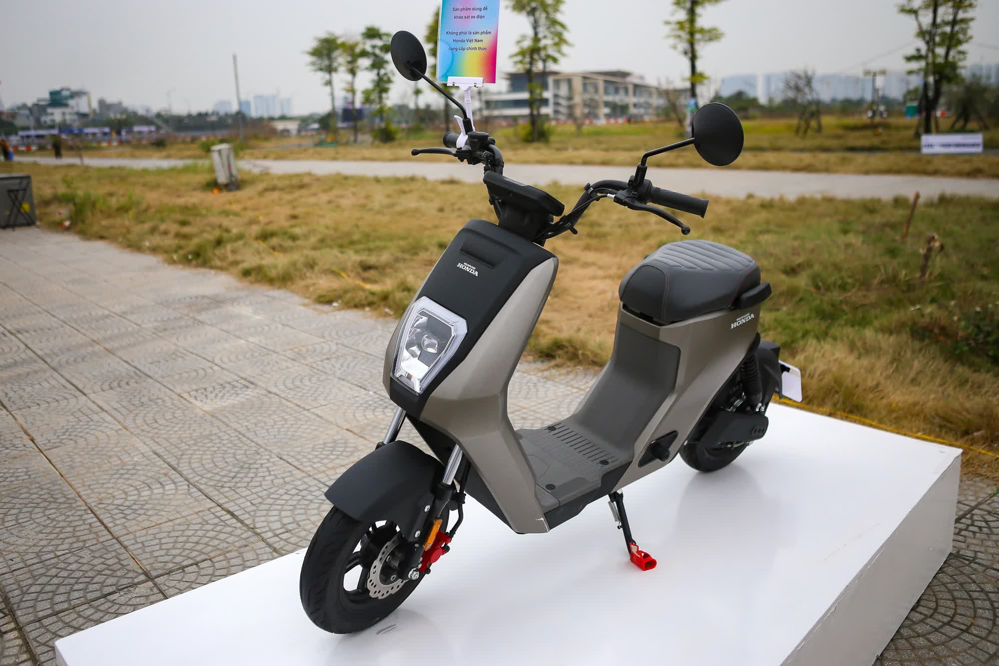 Honda Việt Nam gia nhập cuộc chơi xe máy điện với chiếc Honda UGo