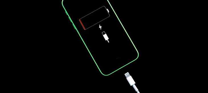 Mistakes that users should avoid when charging phone batteries - Photo 1.