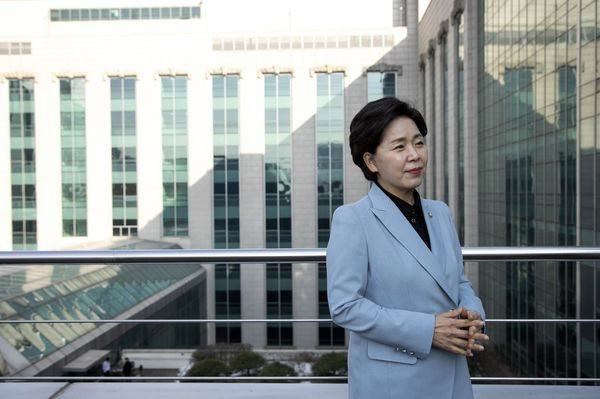 “Người cũ” của Samsung lên tiếng cảnh báo: Hàn Quốc đang tụt hậu trong cuộc chiến chip toàn cầu - Ảnh 1.