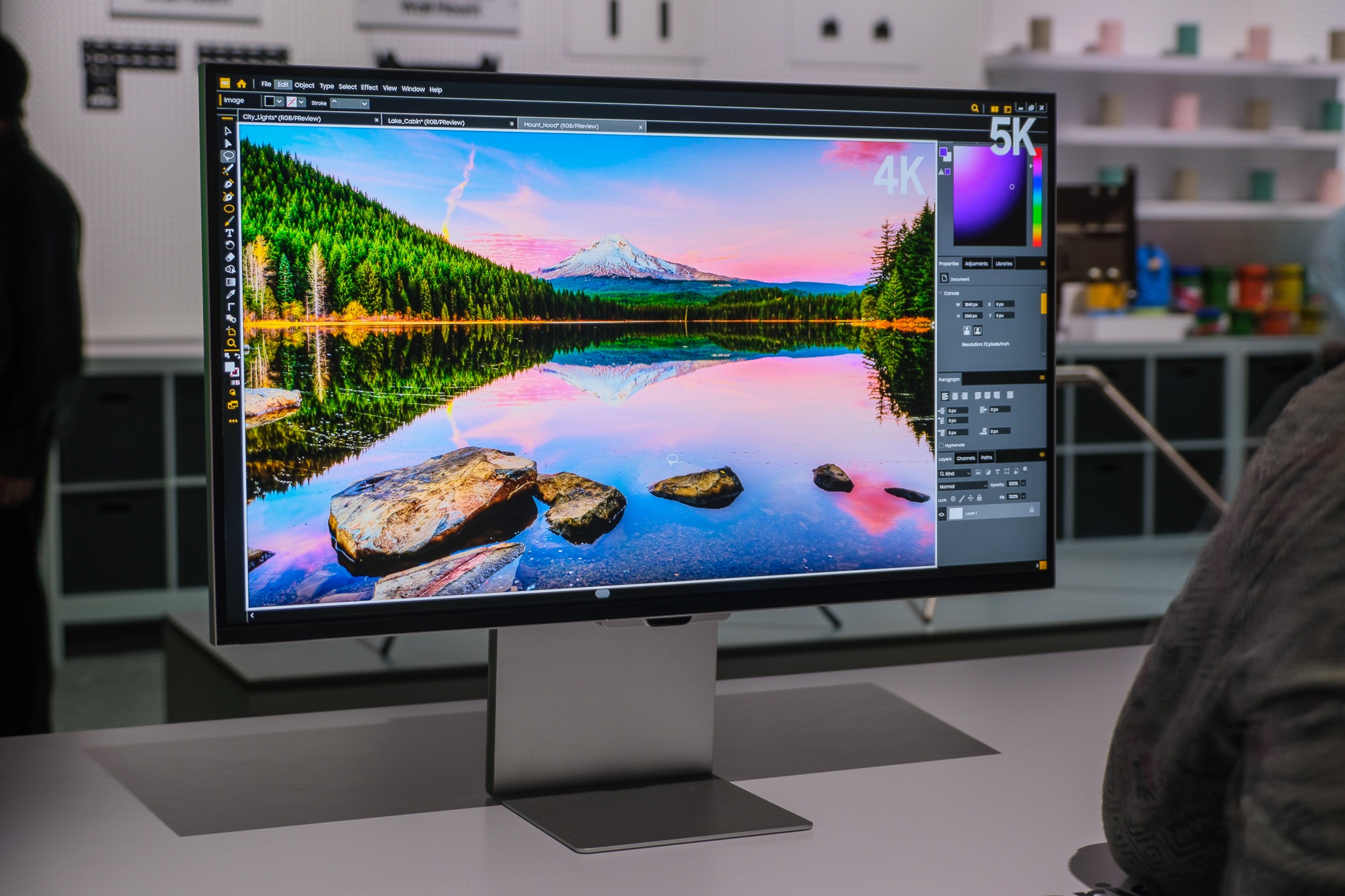 Apple Studio Display &quot;lép vế&quot; trước màn hình 5K mới ra mắt của Samsung - Ảnh 3.