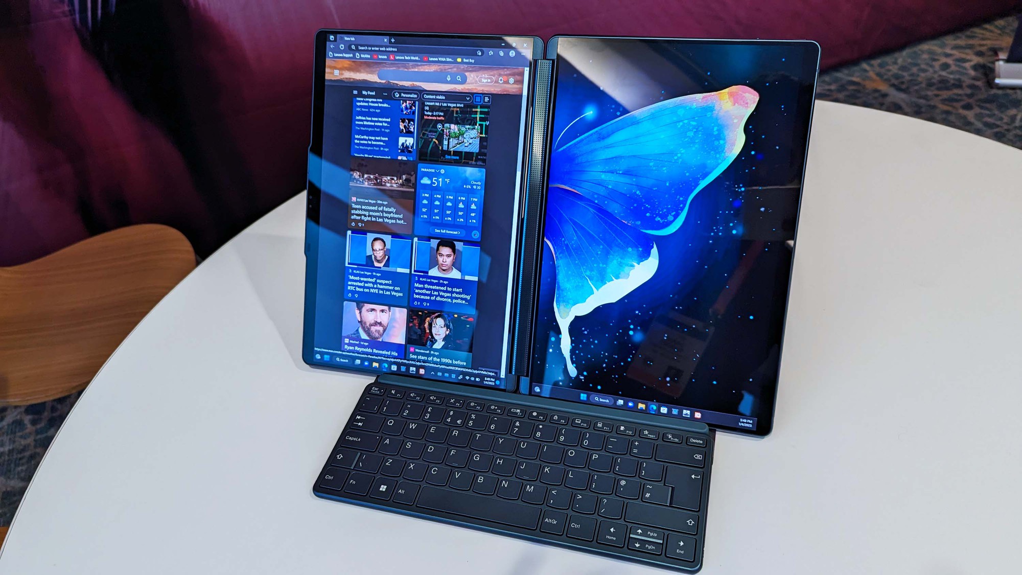 Lenovo ra mắt chiếc laptop Yoga Book 9i sở hữu 2 màn hình OLED 13,3 inch - Ảnh 2.