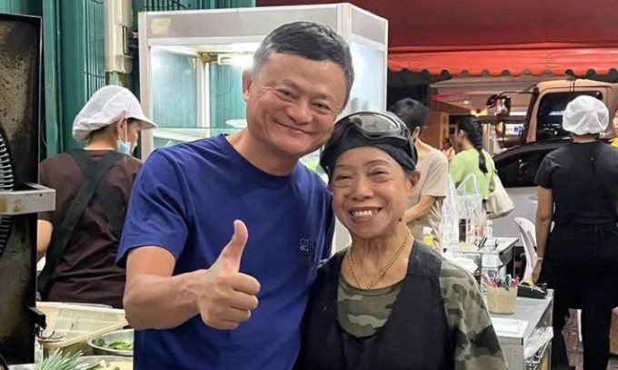 Jack Ma bất ngờ tung ảnh &quot;check-in&quot; ở Thái Lan, ông trùm công nghệ Trung Quốc bắt đầu tái xuất? - Ảnh 1.