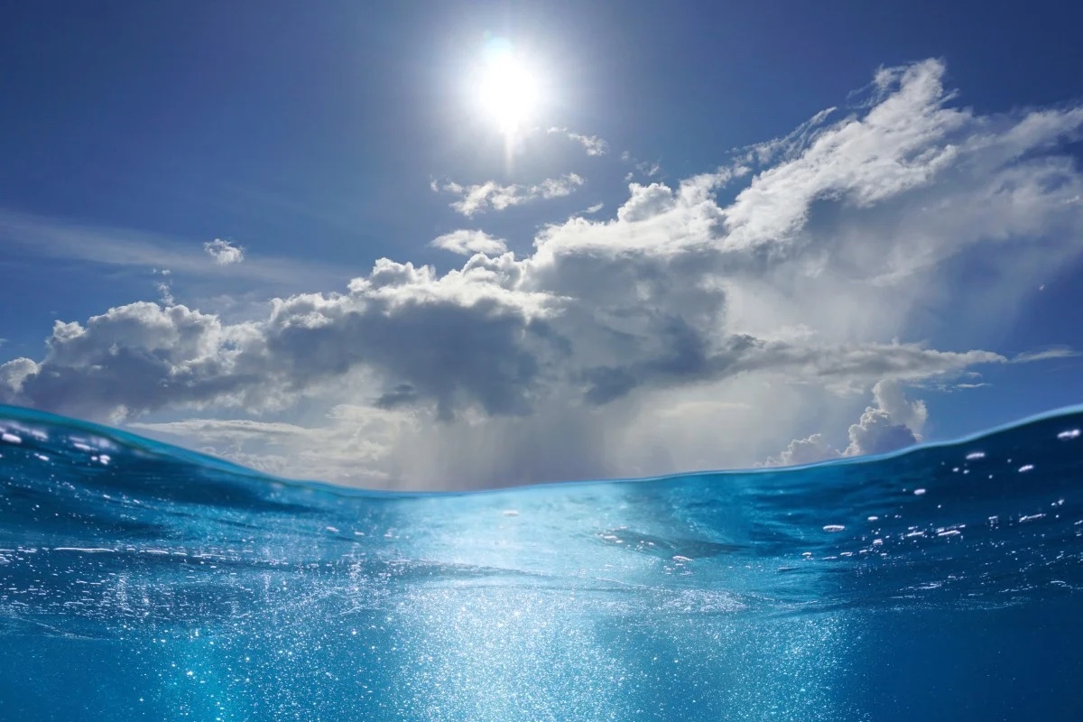 Các nhà khoa học Trung Quốc lập kỷ lục khử mặn nước bằng năng lượng Mặt Trời - Ảnh 1.