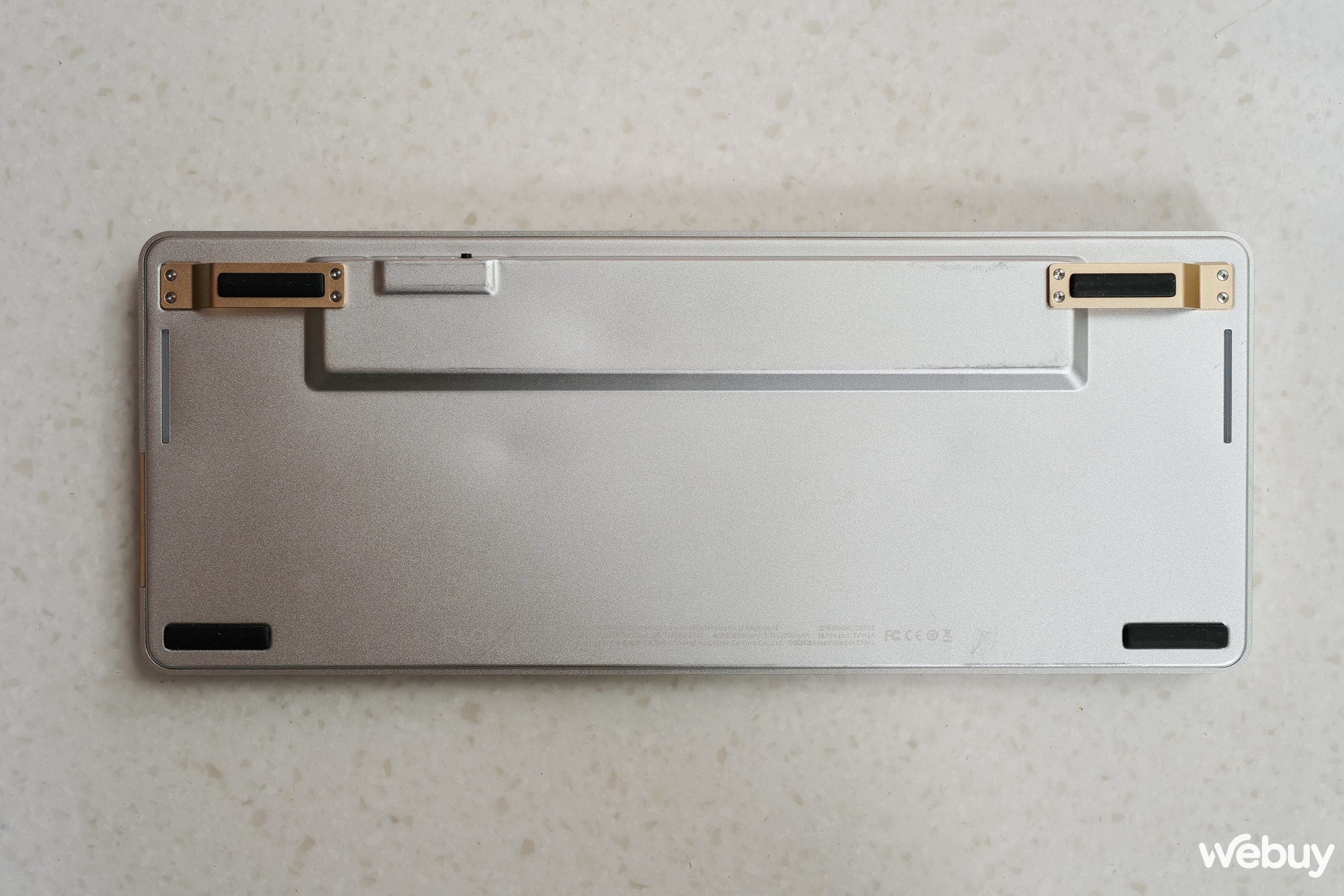 Trên tay bàn phím cơ Lofree Flow: Kiểu dáng mỏng có nhiều điểm nhấn, switch có nhựa POM - Ảnh 6.