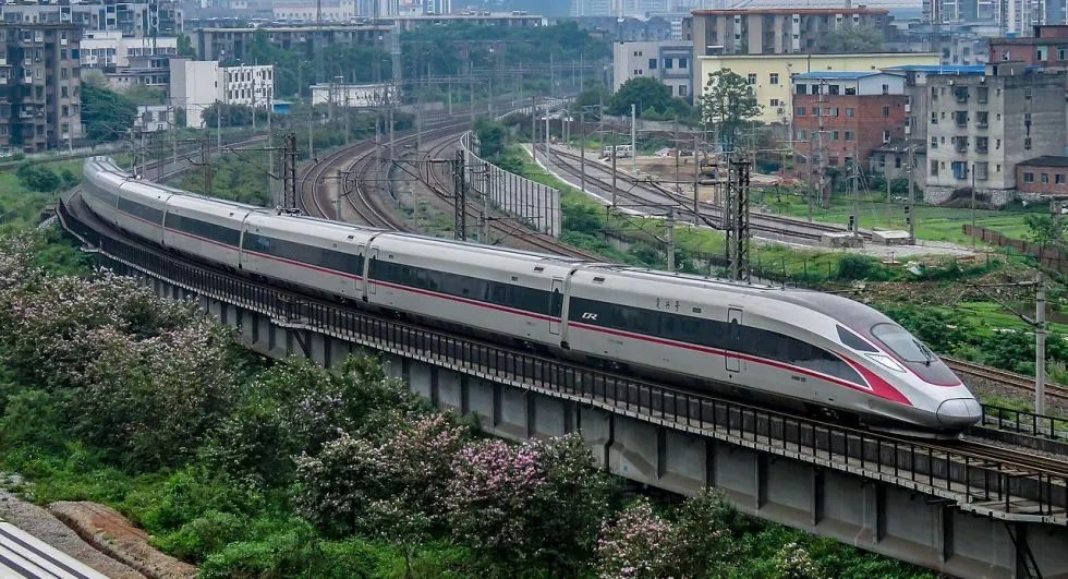 Tàu cao tốc Trung Quốc, Nhật Bản chạy gần 350 km/h: Tương lai đường sắt tốc độ cao của Việt Nam chạy 250km/h? - Ảnh 2.