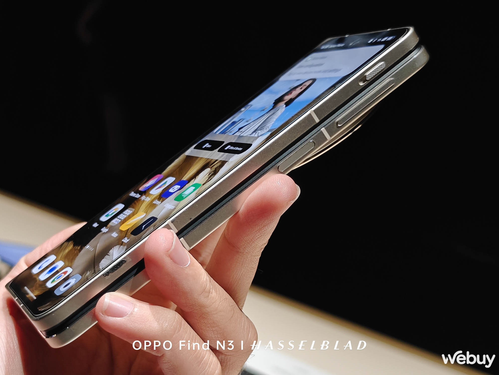 Trên tay OPPO Find N3, chụp bởi OPPO Find N3: Cuối cùng, Samsung đã có đối thủ xứng tầm - Ảnh 6.