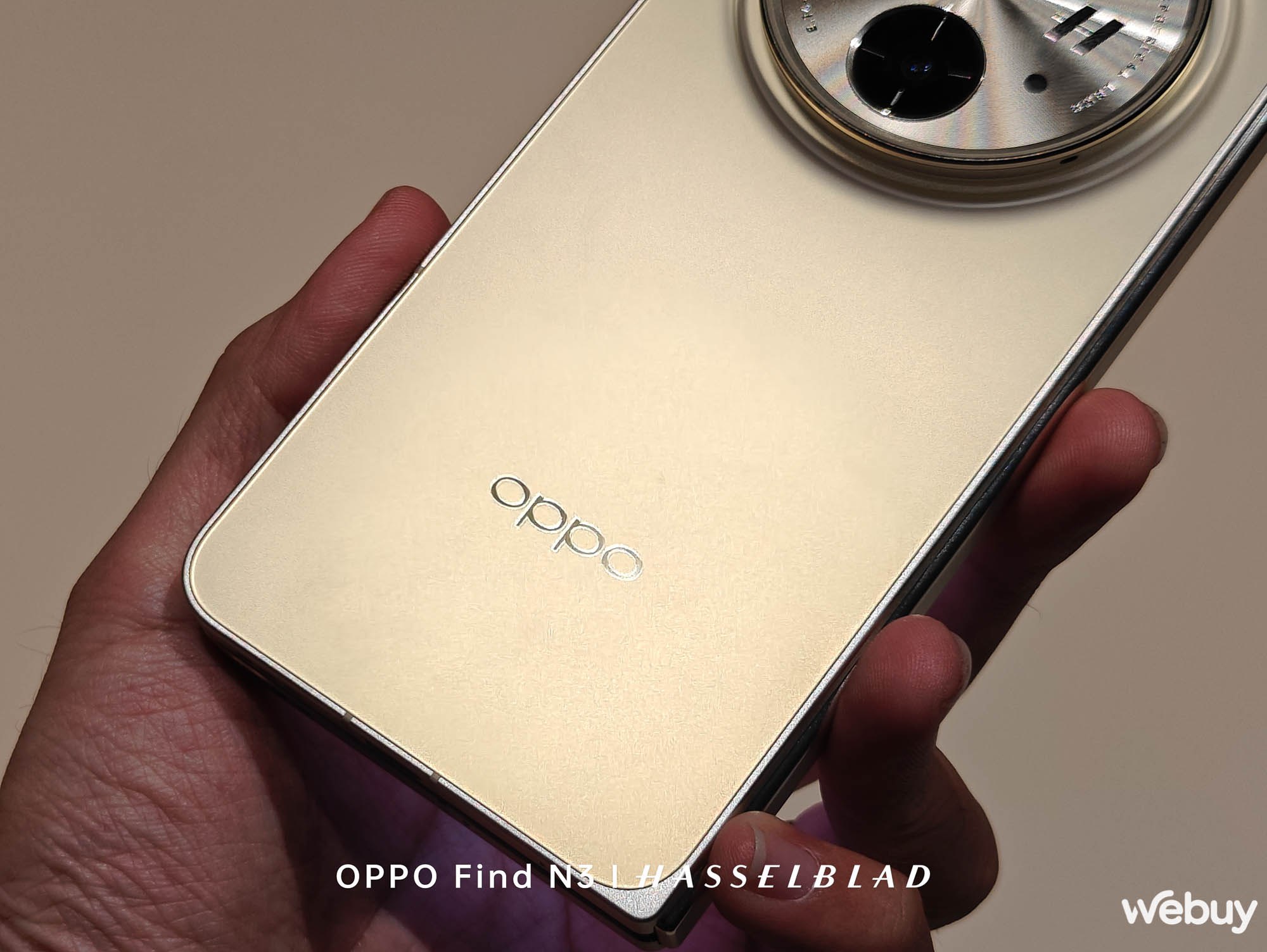 Trên tay OPPO Find N3, chụp bởi OPPO Find N3: Cuối cùng, Samsung đã có đối thủ xứng tầm - Ảnh 7.
