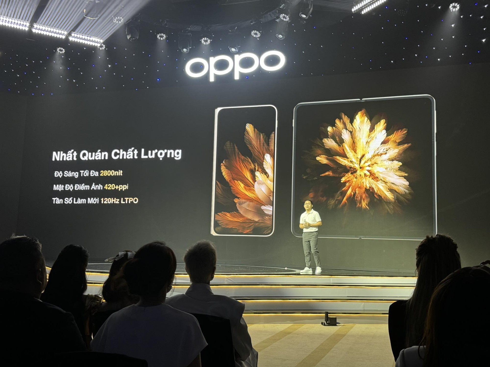 OPPO Find N3 và N3 Flip ra mắt: Màn hình “tỷ lệ vàng”, nếp nhăn gần như biến mất, camera chất lượng cao, giá từ 22.99 triệu - Ảnh 5.
